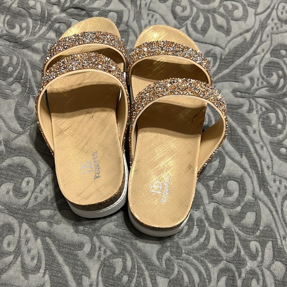 Size 8 ID Required Sandal - Picture 5 of 6